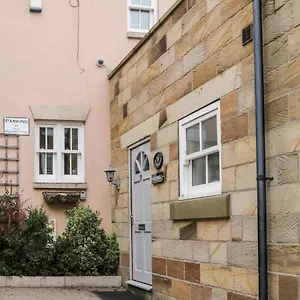 https://razorbill-cottage-whitby.yorkshirehotels.net